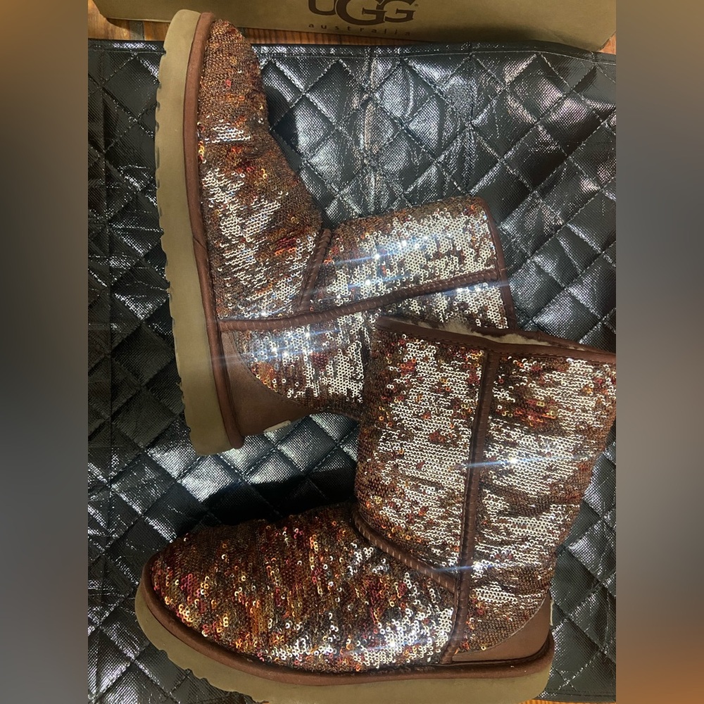 Women’s classic autumn short brown sequin Uggs